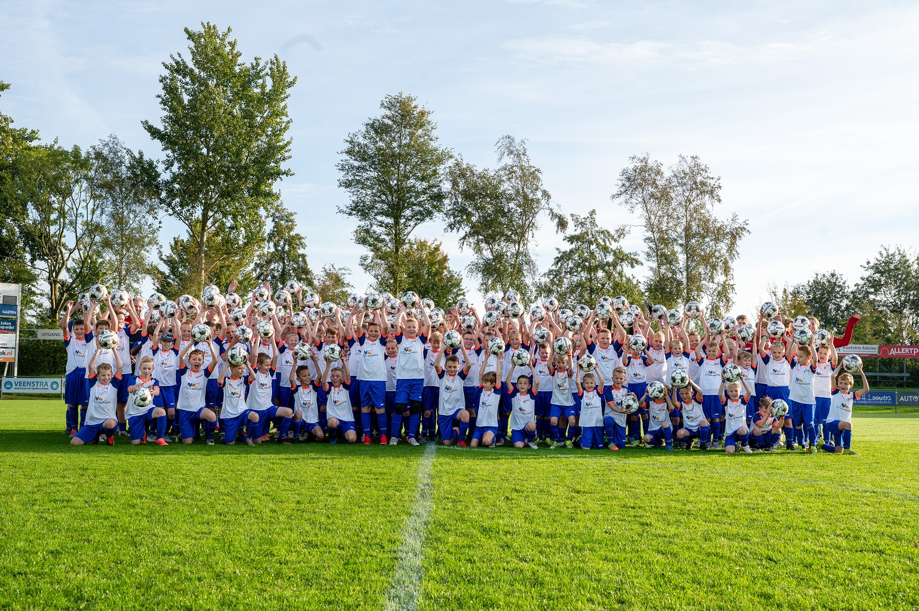 Groepsfoto van het voetbalkamp van Voetbalschool Veerkr88